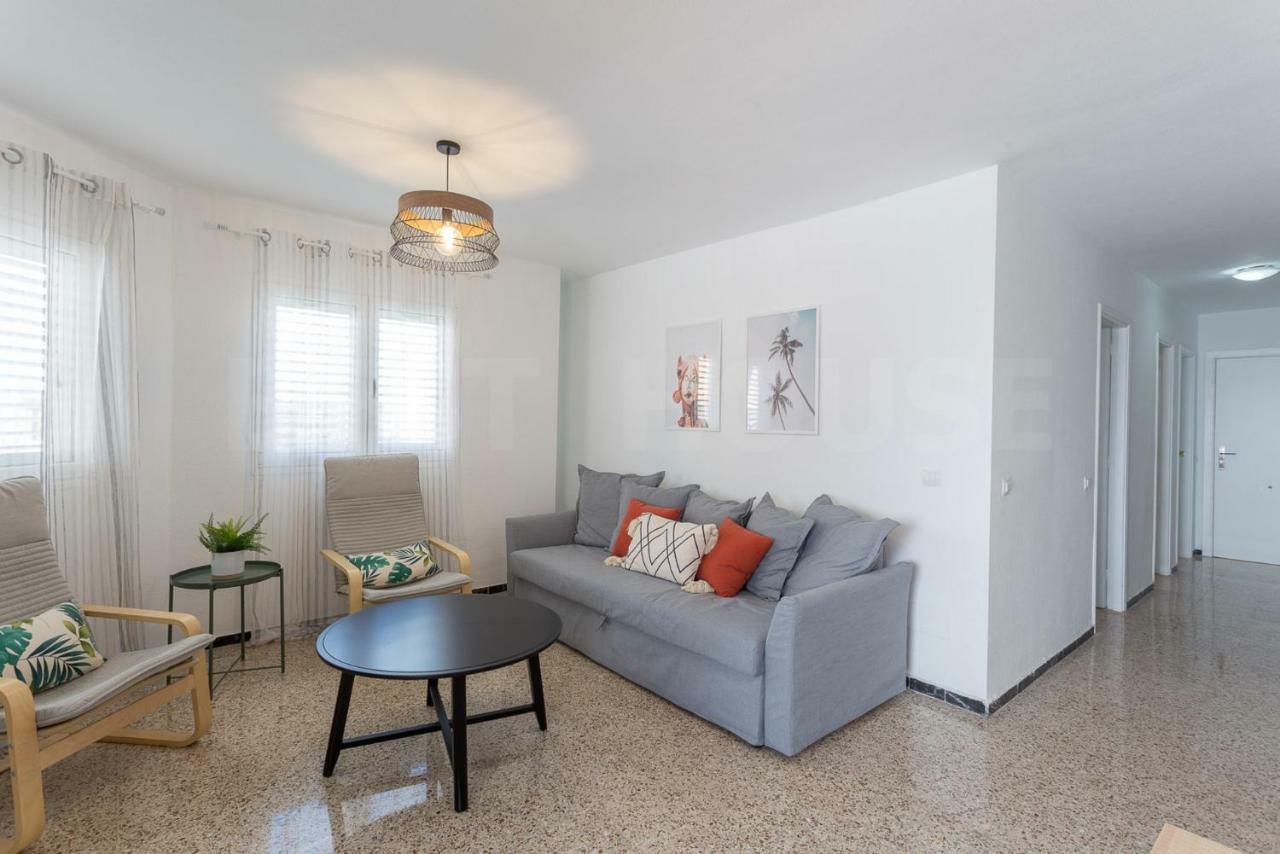 Cozy Apartment In Salinetas Beach. Exterior photo